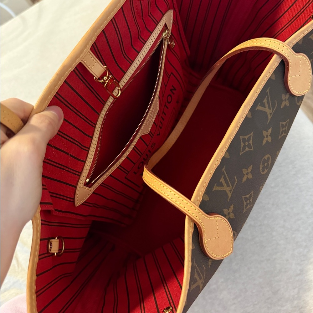 Louis Vuitton Monogram Tote - Brown and Red - Picture 12 of 13